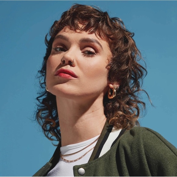 Illamasqua Hydra Setting Spray - Picture 2 of 3